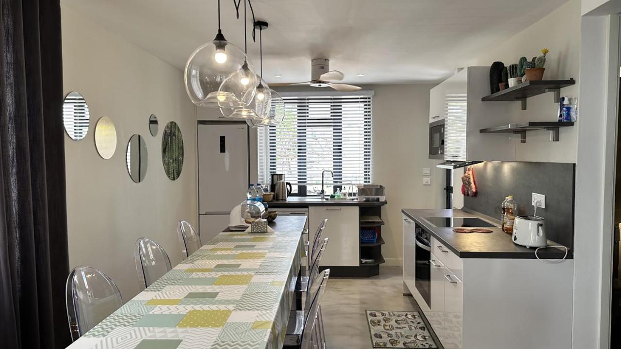 Les Cerisiers - With Pool, Few Steps To The Apartment