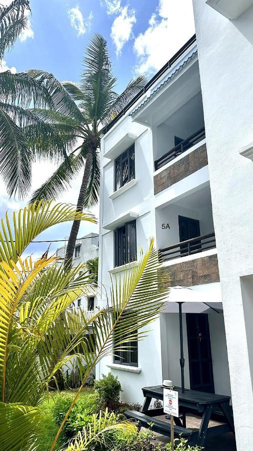 Les Cerisiers - With Pool, Few Steps To The Appartement